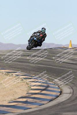 media/Dec-01-2025-Moto Forza (Mon) [[2daa91e15f]]/2-Intermediate Group/Session 2 (Turns 9 and 10)/